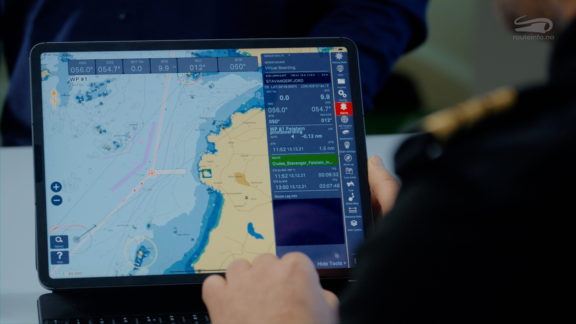 Nettbrett med skjermbilde av losens kartsystem
