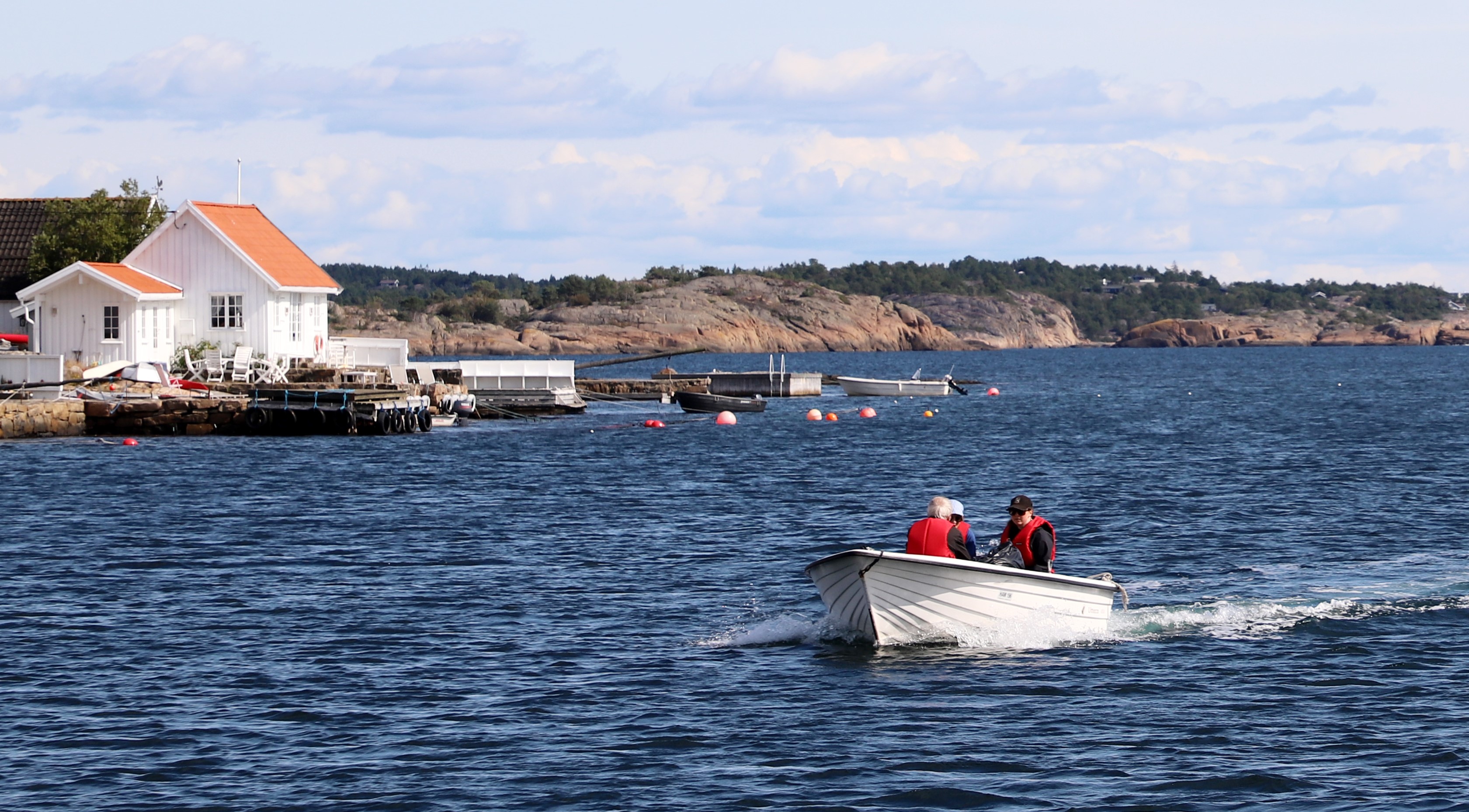 Båtliv langs kysten.