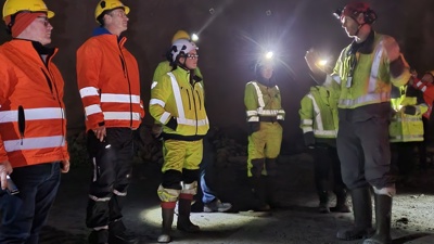 Bård Steinsland forteller om fjellhallene.