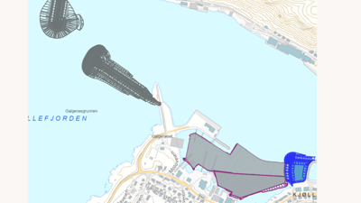 Bilde på planlagt tiltak med to moloer, utdyping av havnebassenget og strandkantdeponi.